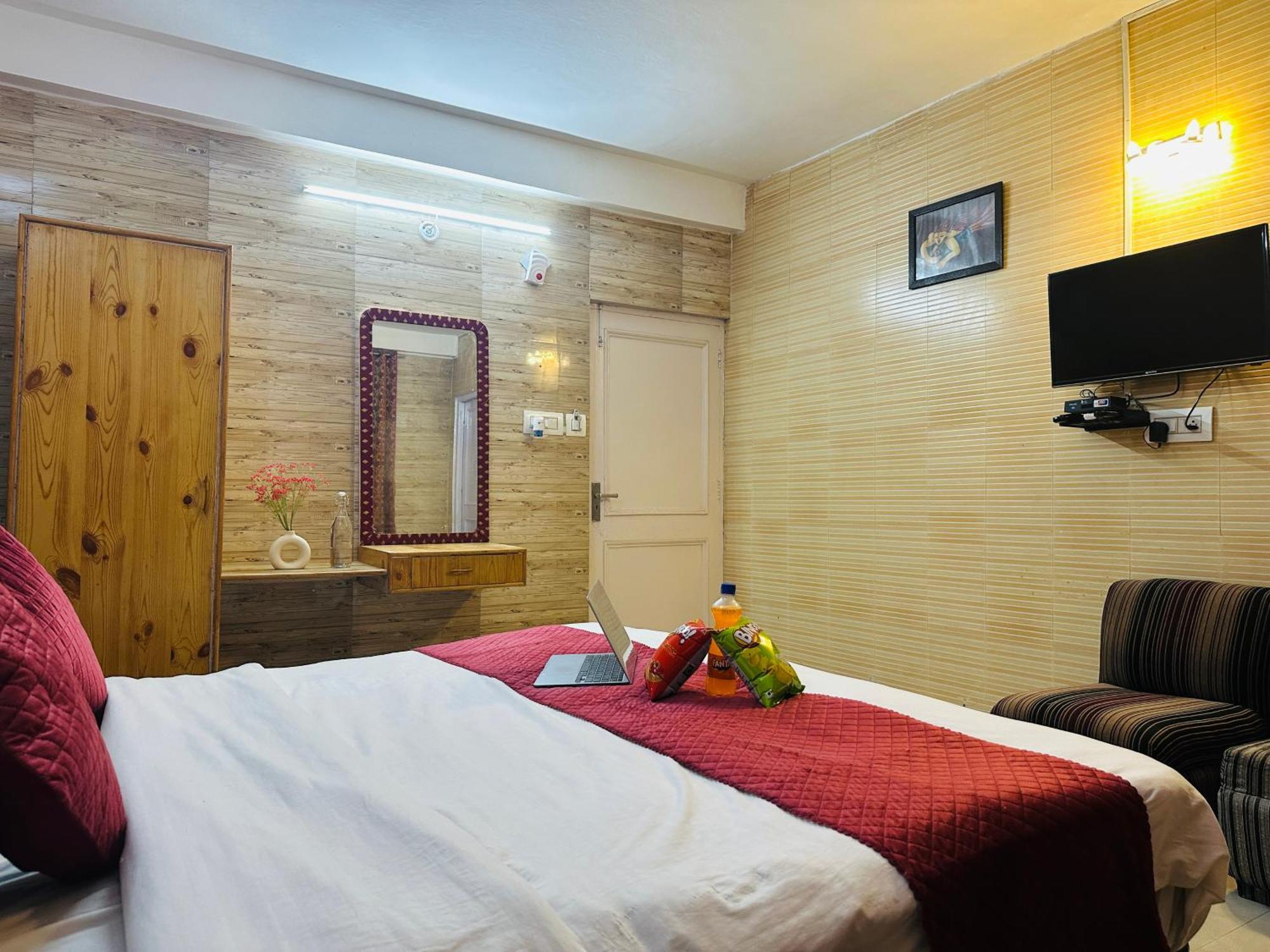 Hotel Mini Switzerland In Dalhousie Esterno foto